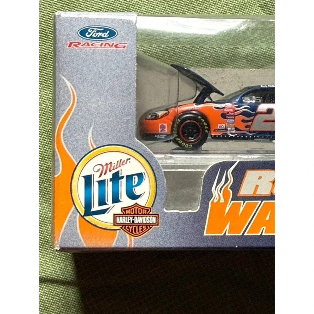 Rusty Wallace #2 Miller Lite Harley Davidson 2002 Taurus 1:64 Diecast car